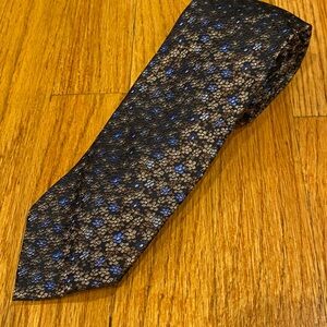 Bruno Piattelli Men's Lack &‎ Blue Floral Pattern 100% Silk Handmade Necktie